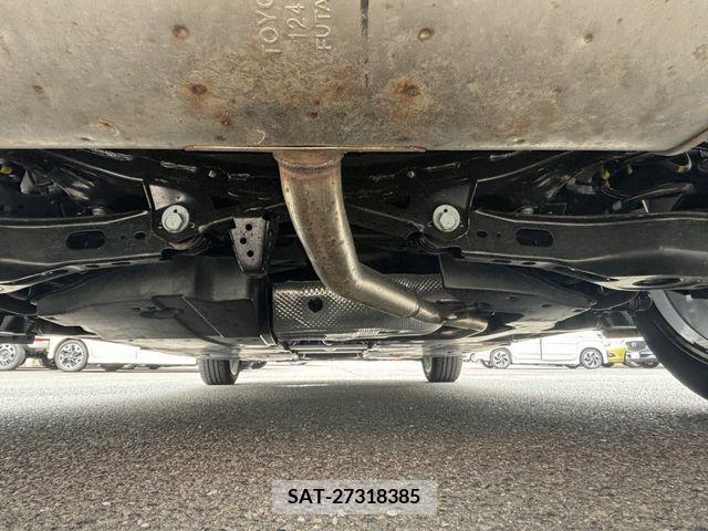 Toyota PRIUS 2023-08 379845-12