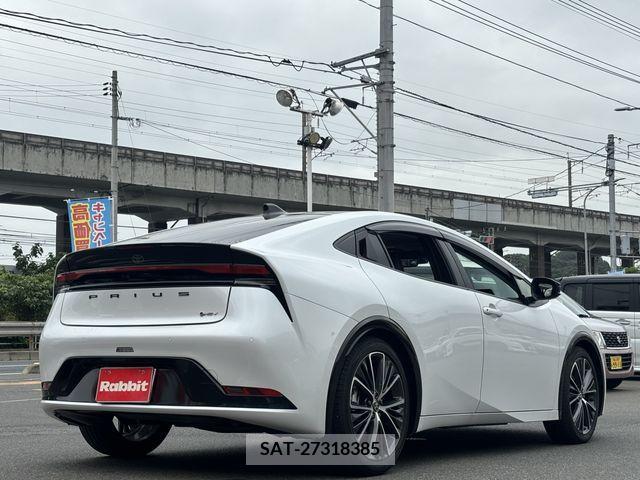 Toyota PRIUS 2023-08 379845-9