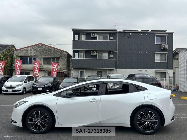 Toyota PRIUS 2023-08 379845-7