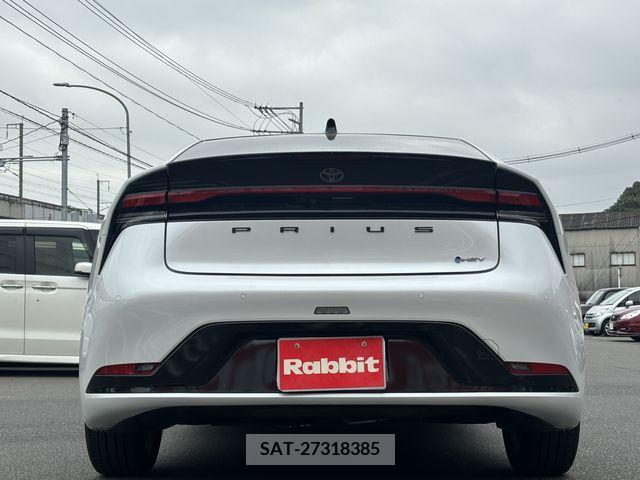 Toyota PRIUS 2023-08 379845-2