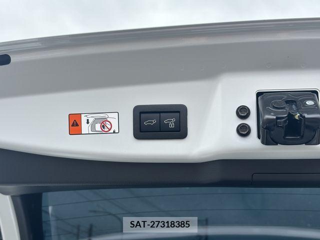 Toyota PRIUS 2023-08 379845-19