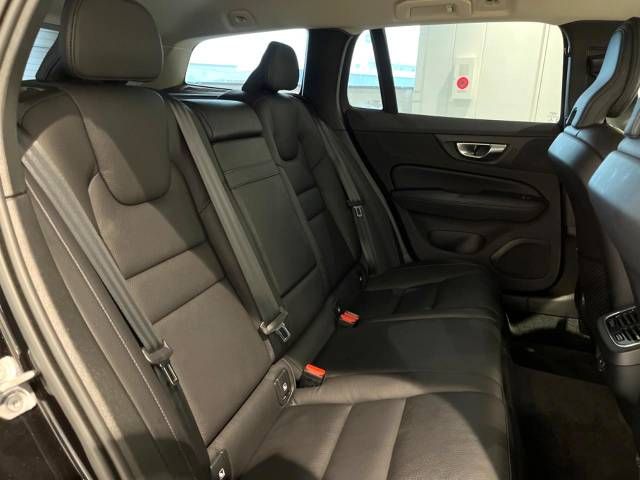 Volvo V60 2021-03 18107-12