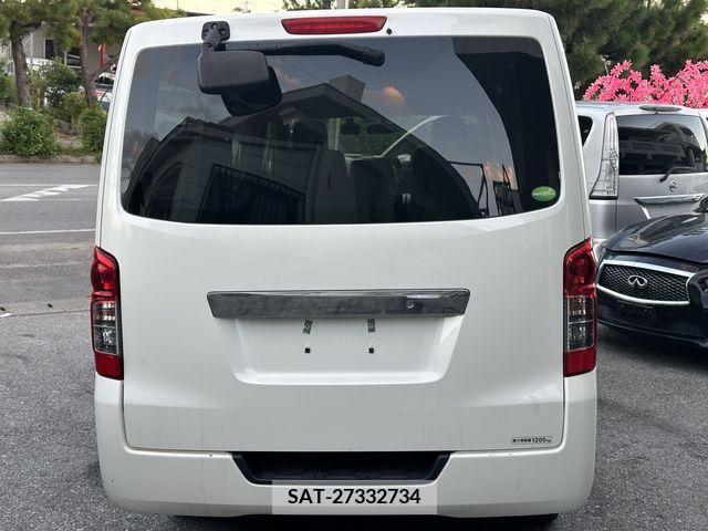 Isuzu COMO 2017-01 203057-4