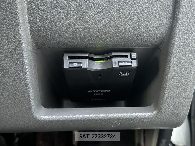Isuzu COMO 2017-01 203057-11
