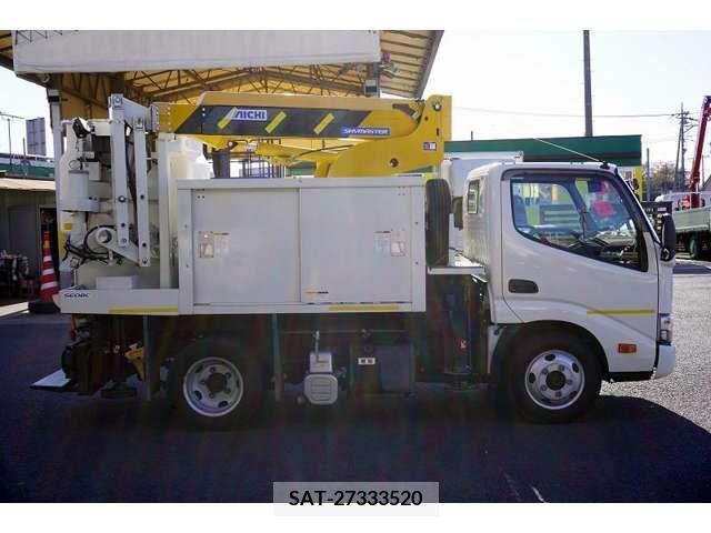 Hino DUTRO 2017-09 205529-4