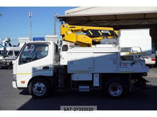 Hino DUTRO 2017-09 205529-2