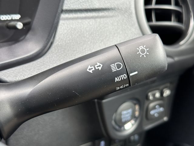 Toyota COROLLA AXIO 2023-05 191823-11