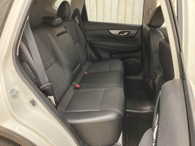 Nissan X-TRAIL 2017-02 185238-9