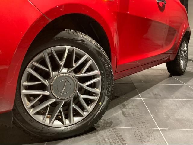 Chrysler YPSILON 2014-03 13451-13