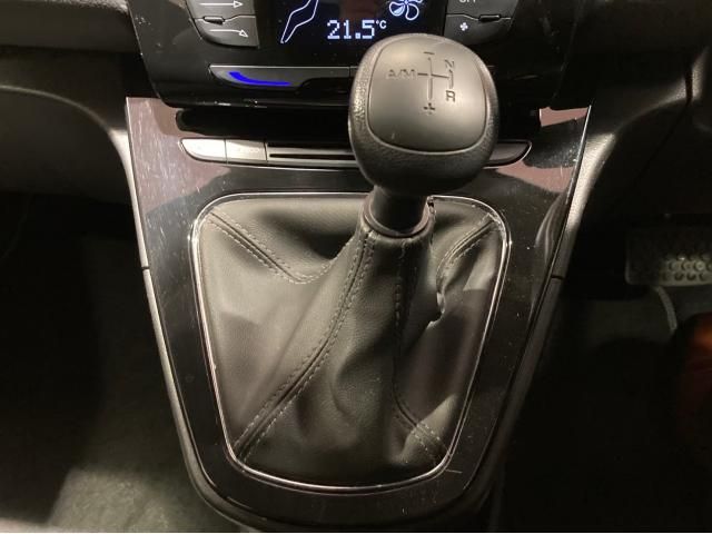 Chrysler YPSILON 2014-03 13451-6
