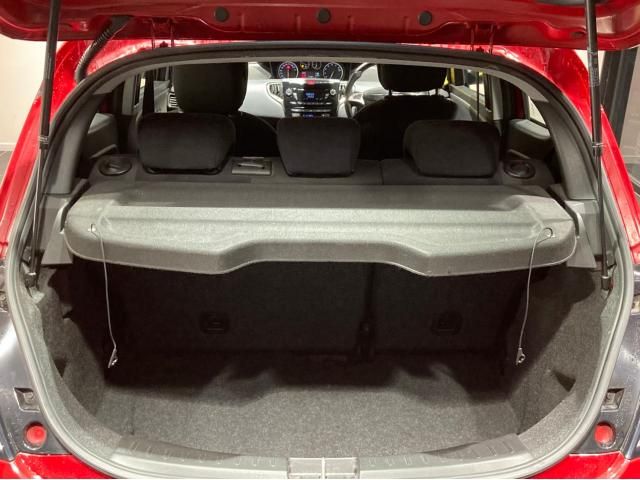 Chrysler YPSILON 2014-03 13451-19