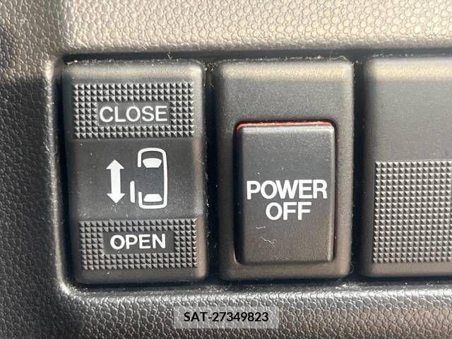 Mazda PREMACY 2011-11 337064-3