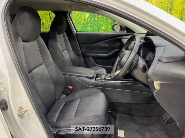 Mazda CX-30 2022-08 358521-8