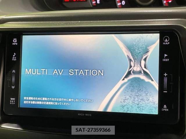 Toyota VOXY 2011-11 370358-2