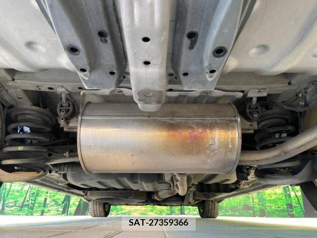Toyota VOXY 2011-11 370358-19