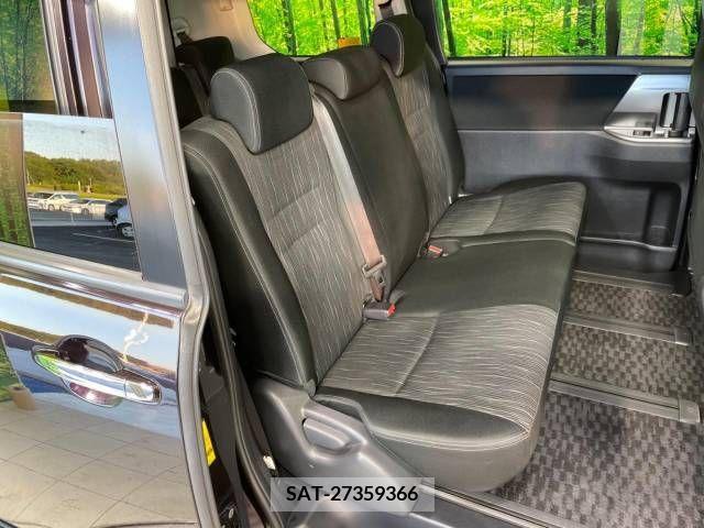 Toyota VOXY 2011-11 370358-9