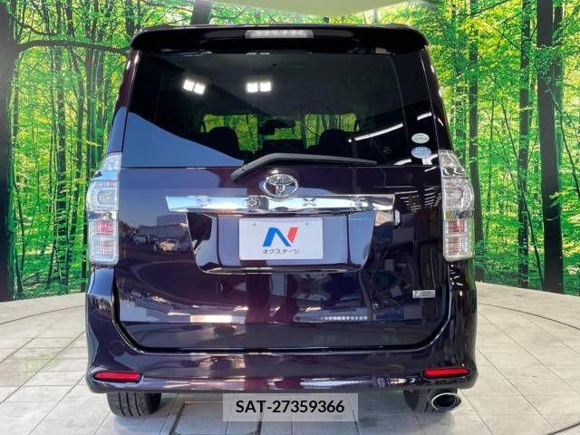 Toyota VOXY 2011-11 370358-15