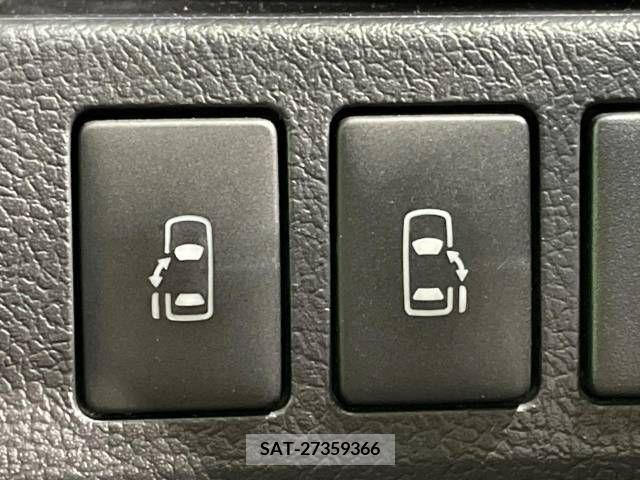 Toyota VOXY 2011-11 370358-4