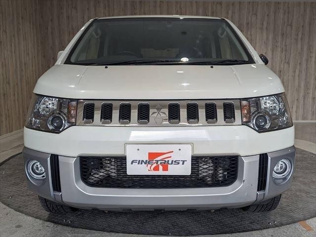 Mitsubishi DELICA D5 2016-02 185205-1