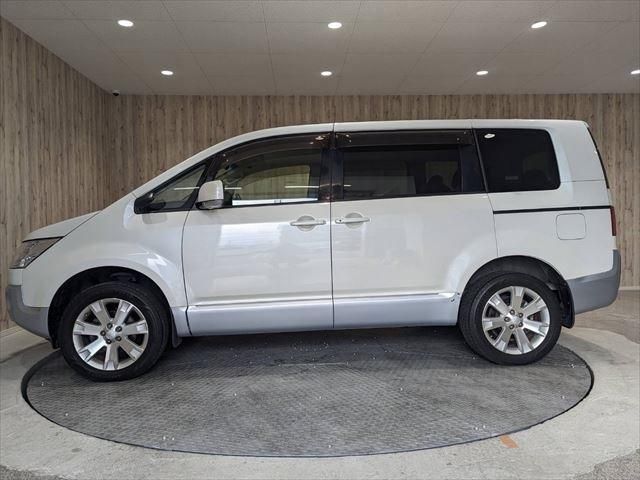 Mitsubishi DELICA D5 2016-02 185205-7