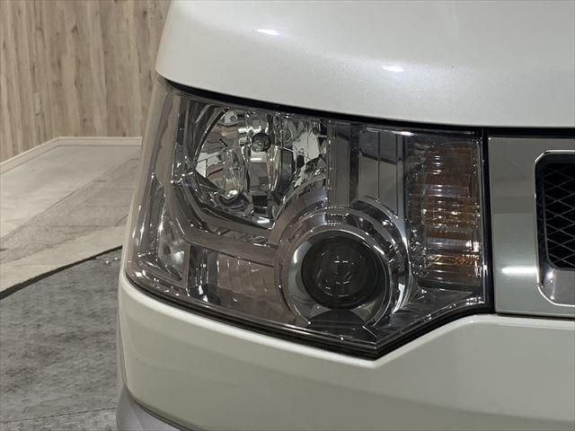 Mitsubishi DELICA D5 2016-02 185205-9