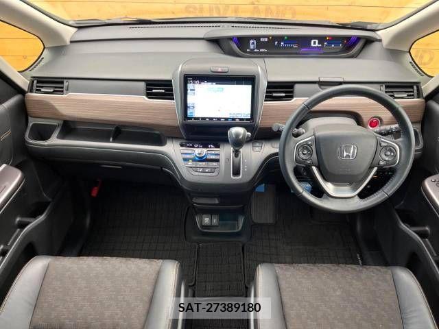 Honda FREED 2022-06 390987-1