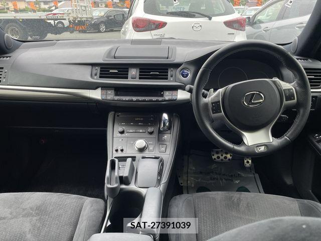 Lexus CT 2011-09 275294-3
