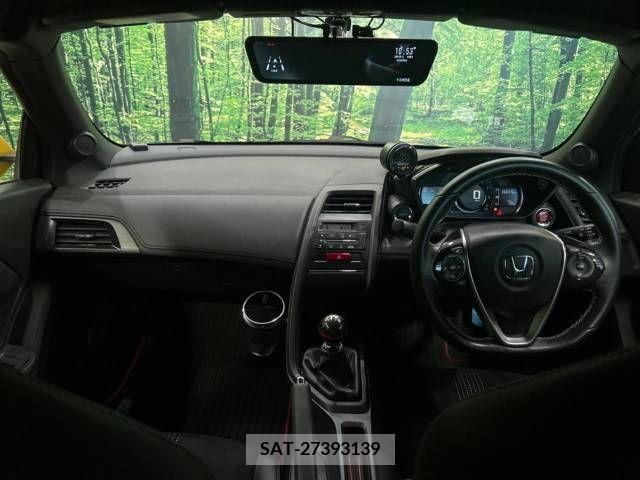 Honda S660 2017-09 393817-1