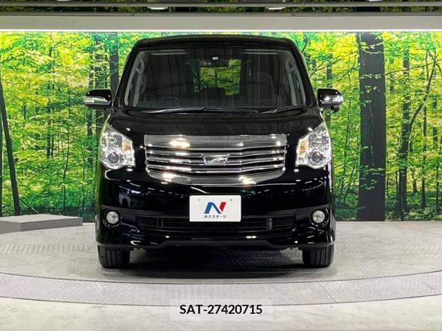 Toyota NOAH 2013-11 321365-15