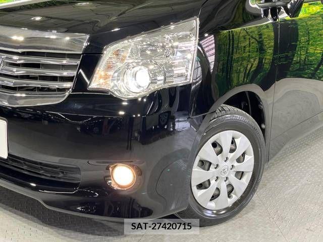 Toyota NOAH 2013-11 321365-13