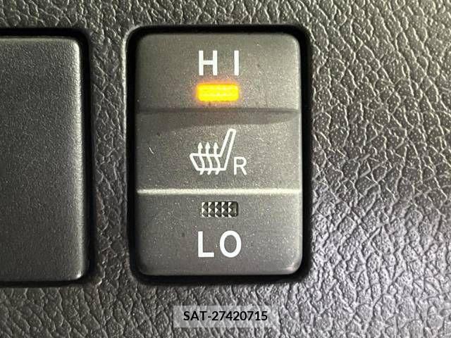 Toyota NOAH 2013-11 321365-5