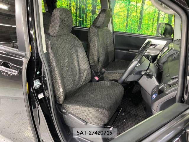 Toyota NOAH 2013-11 321365-8