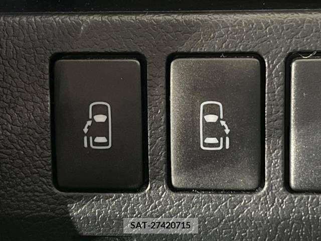 Toyota NOAH 2013-11 321365-2
