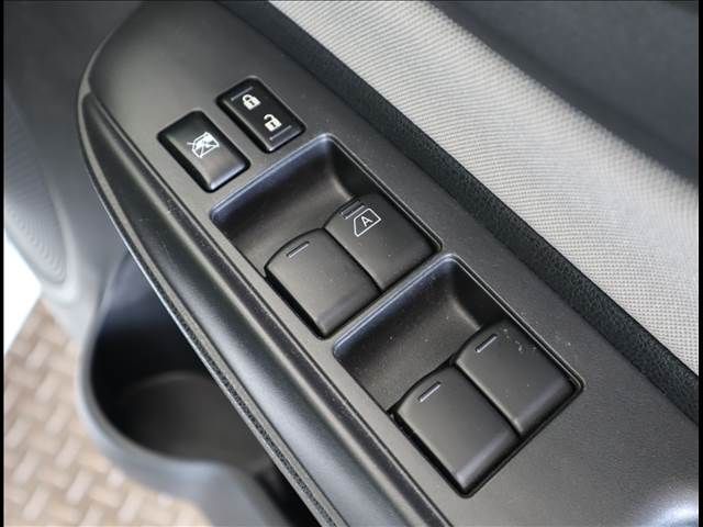 Nissan NOTE 2018-02 21886-14
