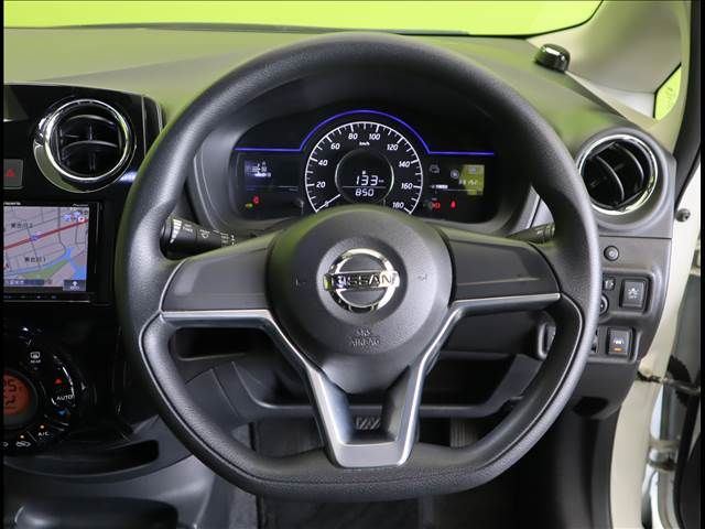 Nissan NOTE 2018-02 21886-7