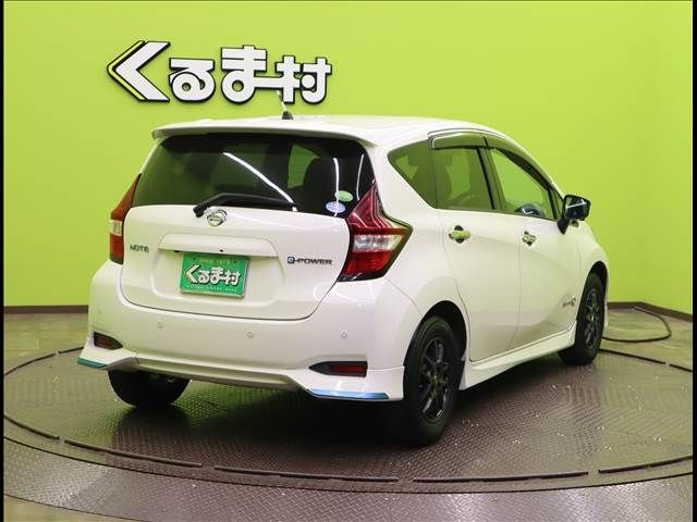 Nissan NOTE 2018-02 21886-1