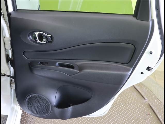 Nissan NOTE 2018-02 21886-22