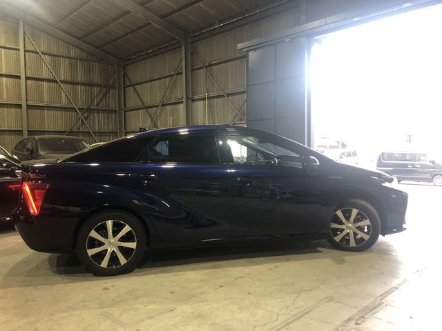 Toyota Mirai 2017-09 185145-10