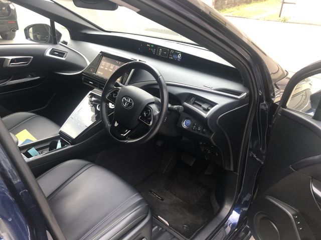 Toyota Mirai 2017-09 185145-1