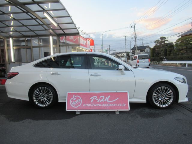 Toyota CROWN SEDAN 2020-02 27068-5