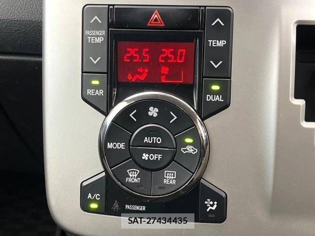 Toyota NOAH 2013-10 449037-11