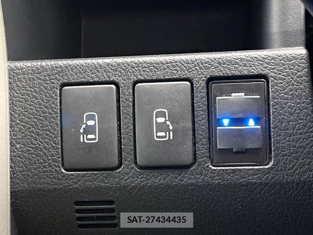 Toyota NOAH 2013-10 449037-4