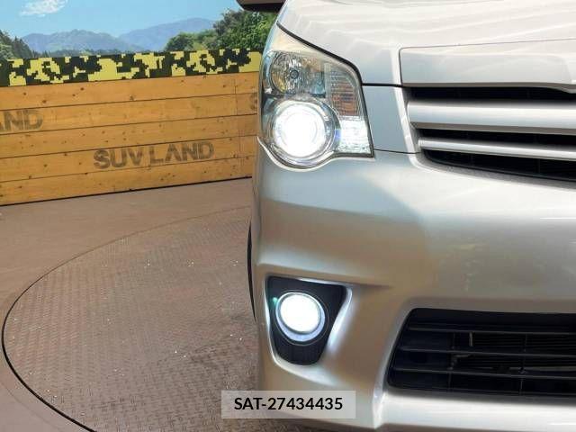Toyota NOAH 2013-10 449037-13