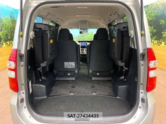 Toyota NOAH 2013-10 449037-9