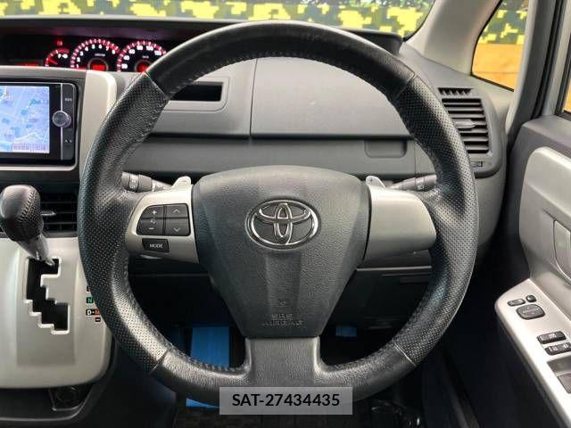 Toyota NOAH 2013-10 449037-10