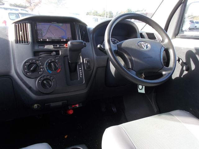 Toyota LITEACE VAN 2016-10 15571-1
