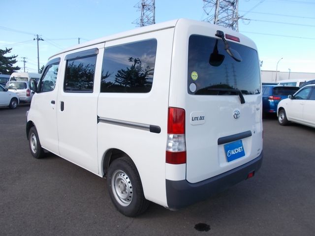 Toyota LITEACE VAN 2016-10 15571-2