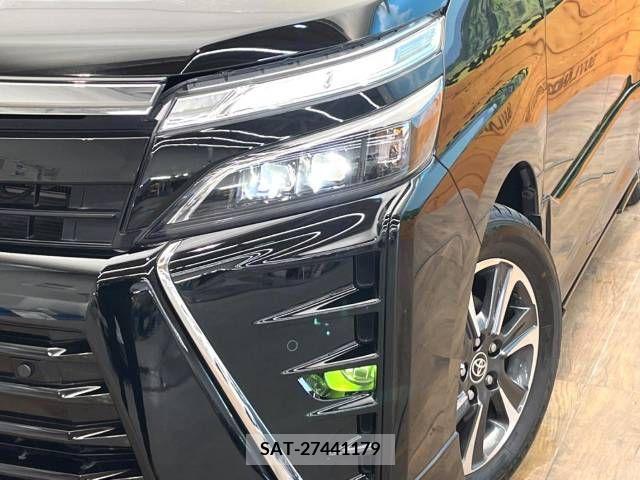 Toyota VOXY 2020-05 394973-12