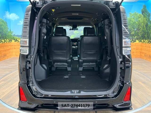 Toyota VOXY 2020-05 394973-11