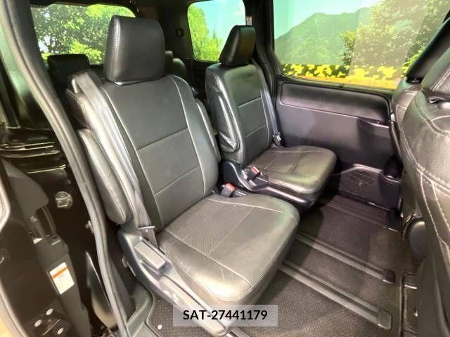 Toyota VOXY 2020-05 394973-9